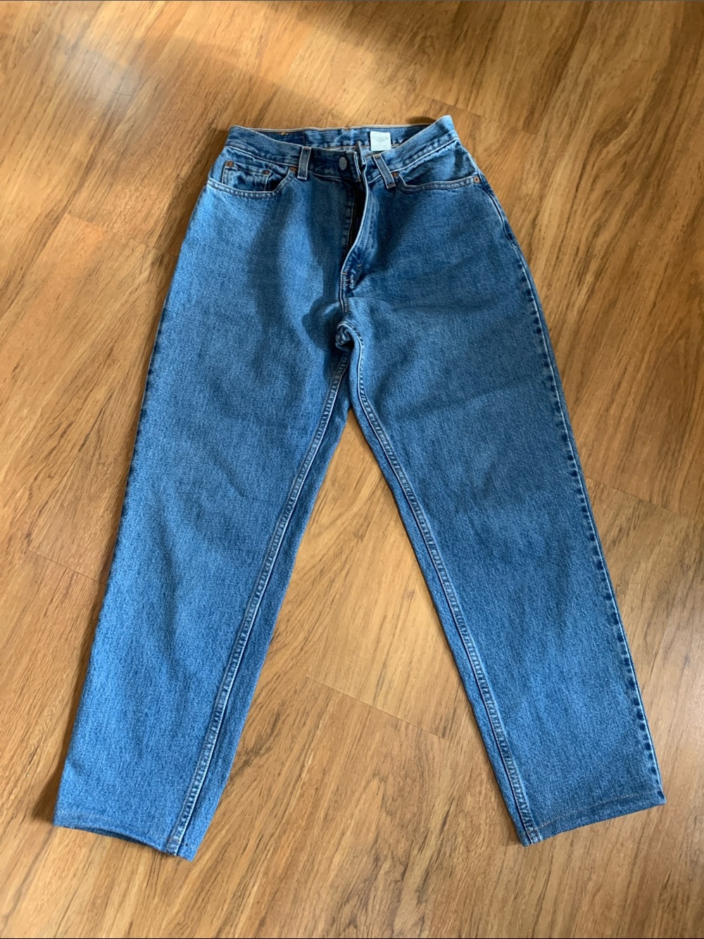 Vintage fit  Size 27x 28 Levi's High-Rise Blue Denim Jeans - Vintage Wash